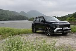 Hyundai Alcazar Front Right Three Quarter