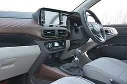 Hyundai Aura Dashboard