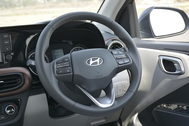 Steering Wheel Image - 3405