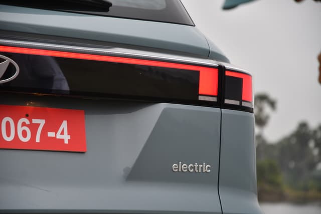 Rear View Image - 716