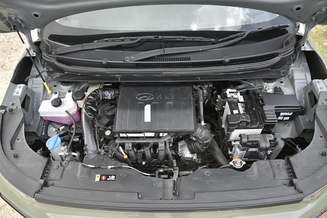 Open Bonnet Engine Shot Image - 10951