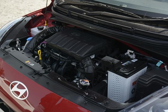 Open Bonnet Engine Shot Image - 9331