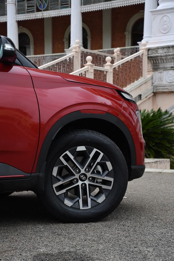 Hyundai Venue Alloy Wheels True