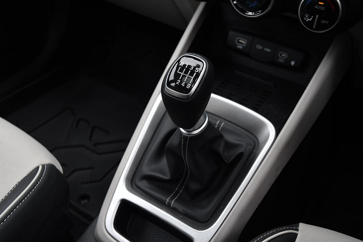 Hyundai Venue Gear Box