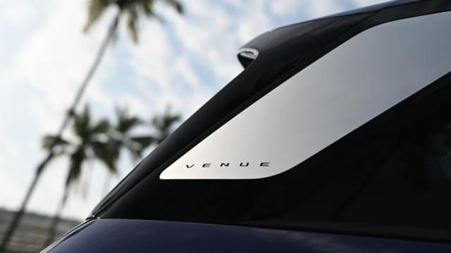 Rear Logo Image - 29578