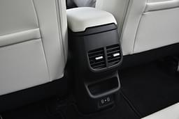 Hyundai Verna Charging Ports