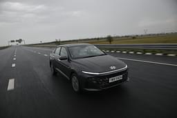 Hyundai Verna Front Right Three Quarter