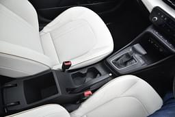 Hyundai Verna Front Row Seats