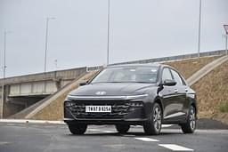 Hyundai Verna Front Right Three Quarter