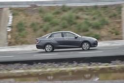 Hyundai Verna Right Side View