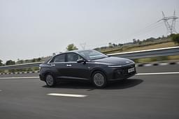 Hyundai Verna Front Right Three Quarter