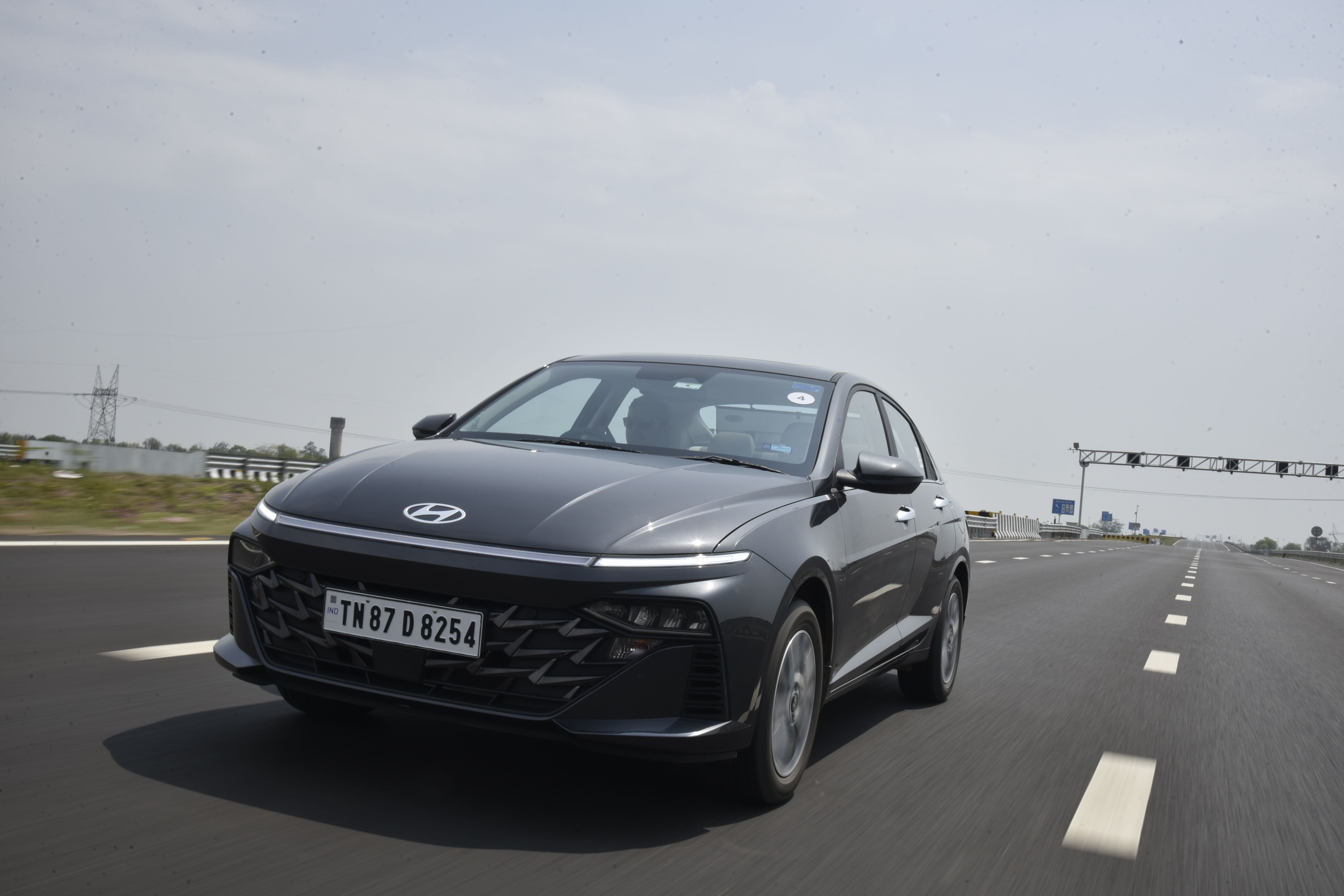 I want to buy the Hyundai Verna Turbo variant, but I am confused about whether I should buy it in March 2026 or wait for the facelift, which is expected to launch around Q2 2026.