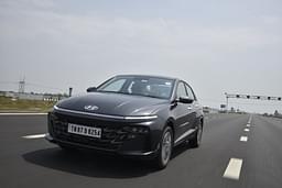Hyundai Verna Headlight