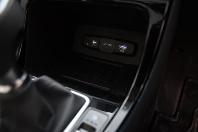 12V Power Outlets Image - 14411