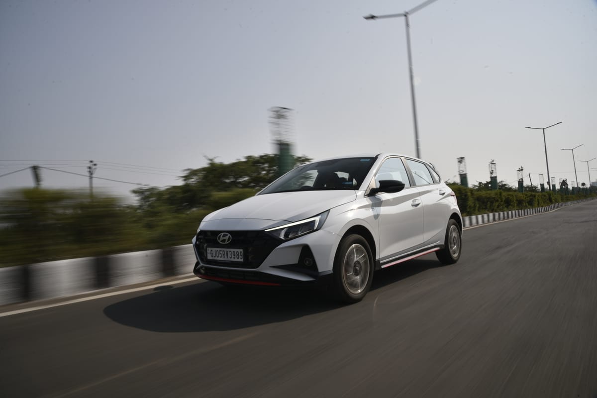 Hyundai i20 1.2 Petrol Sportz (O) Knight MT On-Road Price
