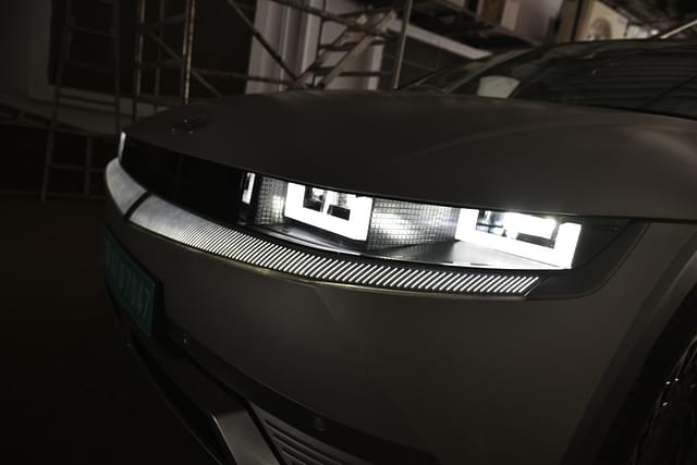 Headlight Image - 12848