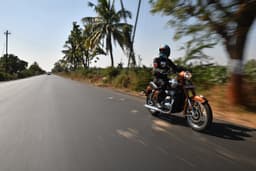 Jawa 350 Front Right Three Quarter