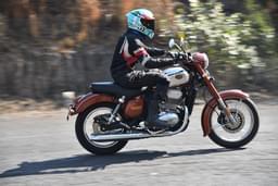 Jawa 350 Front Right Three Quarter