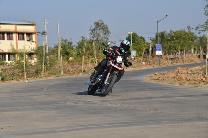 Jawa 350 Front Right Three Quarter