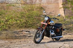 Jawa 350 Front Right Three Quarter