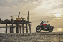 Jawa 42 Bobber Front Right Three Quarter