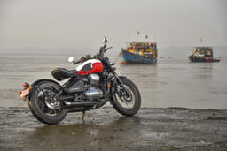 Jawa 42 Bobber Front Left Three Quarter