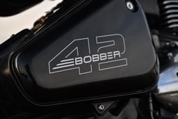 Jawa 42 Bobber Color Black