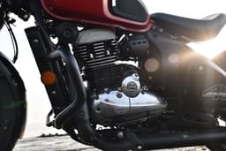 Jawa 42 Bobber Color Red