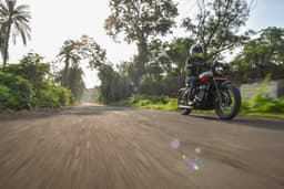 Jawa 42 Bobber Front Right Three Quarter
