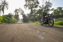 Jawa 42 Bobber Front Left Three Quarter