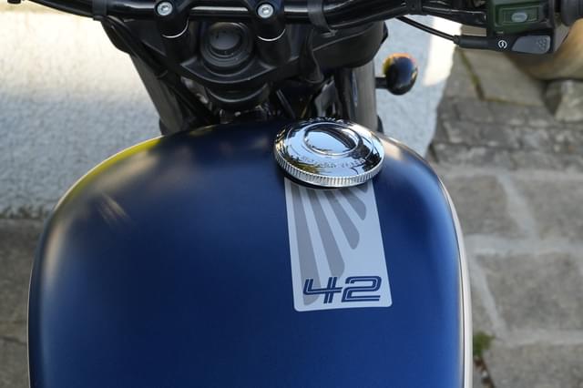 Closed Fuel Lid Image - 24972