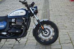 Jawa 42 Fj Front Right Three Quarter