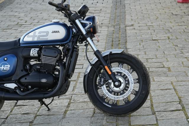 Front Right Three Quarter Image - 24983