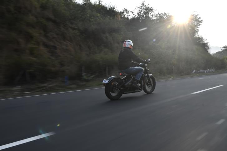 Jawa Perak Front Right Three Quarter