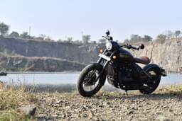 Jawa Perak Front Left Three Quarter