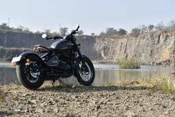 Jawa Perak Front Right Three Quarter