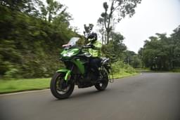 Kawasaki Versys 650 Front Left Three Quarter