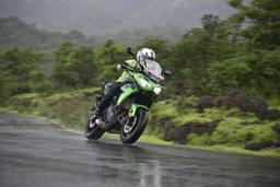 Kawasaki Versys 650 Front Left Three Quarter