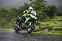 Kawasaki Versys 650 Front Left Three Quarter