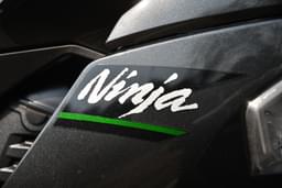 Kawasaki Ninja 1100sx Color Black