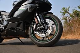 Kawasaki Ninja 1100sx Front Right Three Quarter