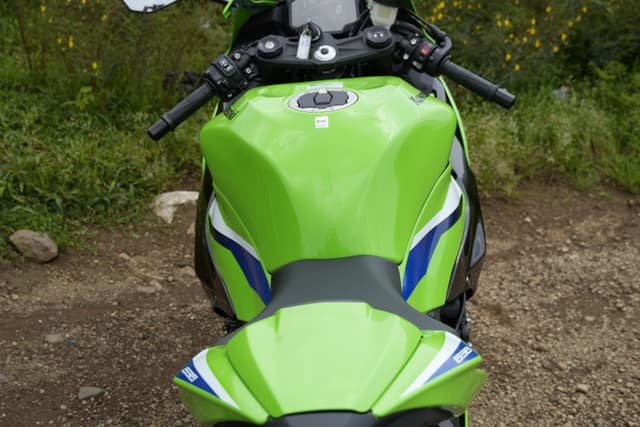 Closed Fuel Lid Image - 25486