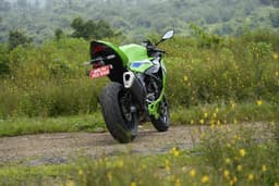 Kawasaki Ninja ZX-6R Rear Left Three Quarter