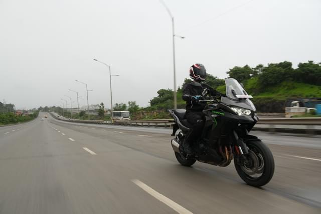 Front View Image - 25042