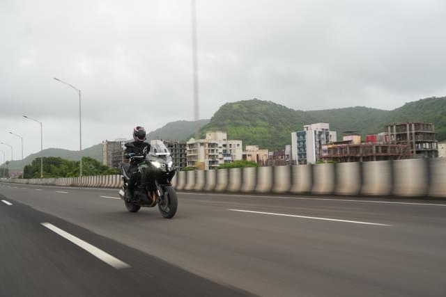 Front View Image - 25051