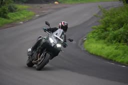Kawasaki Versys 1100 Front Right Three Quarter