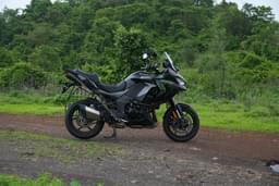 Kawasaki Versys 1100 Front Right Three Quarter