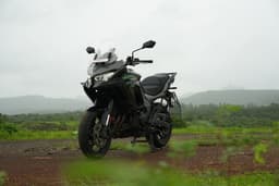 Kawasaki Versys 1100 Front View