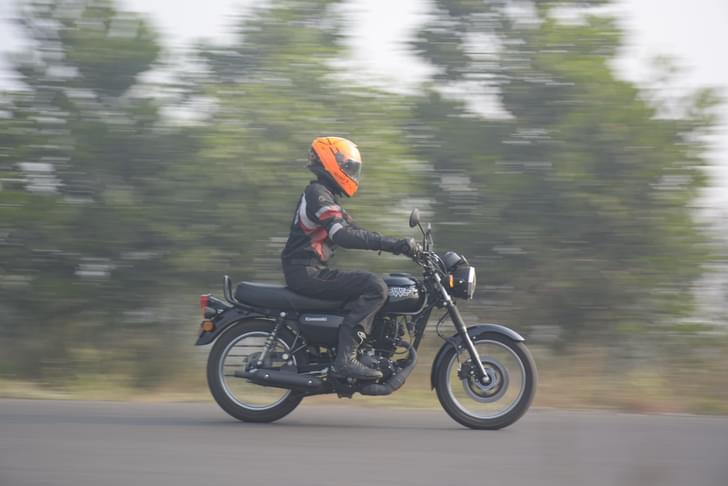 Kawasaki W175 Color Black, Orange