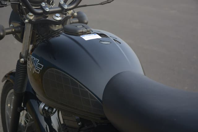Closed Fuel Lid Image - 25256